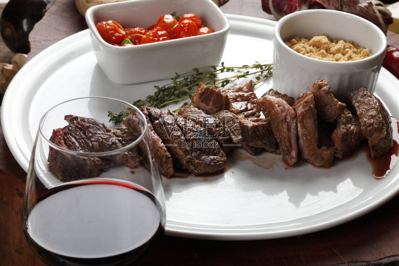 烧烤牛排照片摄影图片