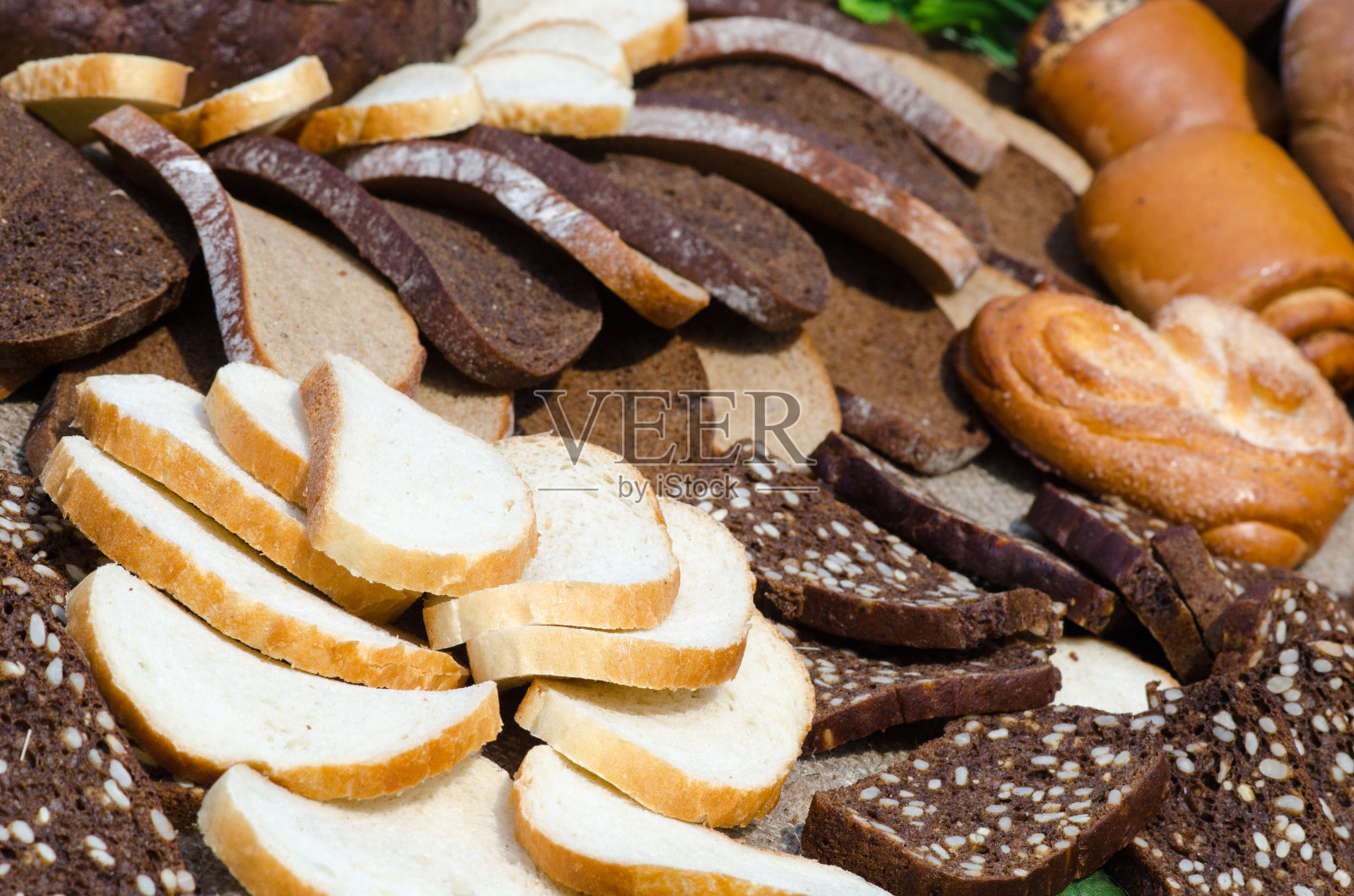 面包在户外、白俄罗斯照片摄影图片