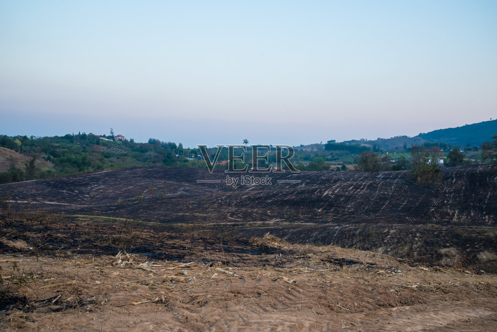 燃烧的山照片摄影图片