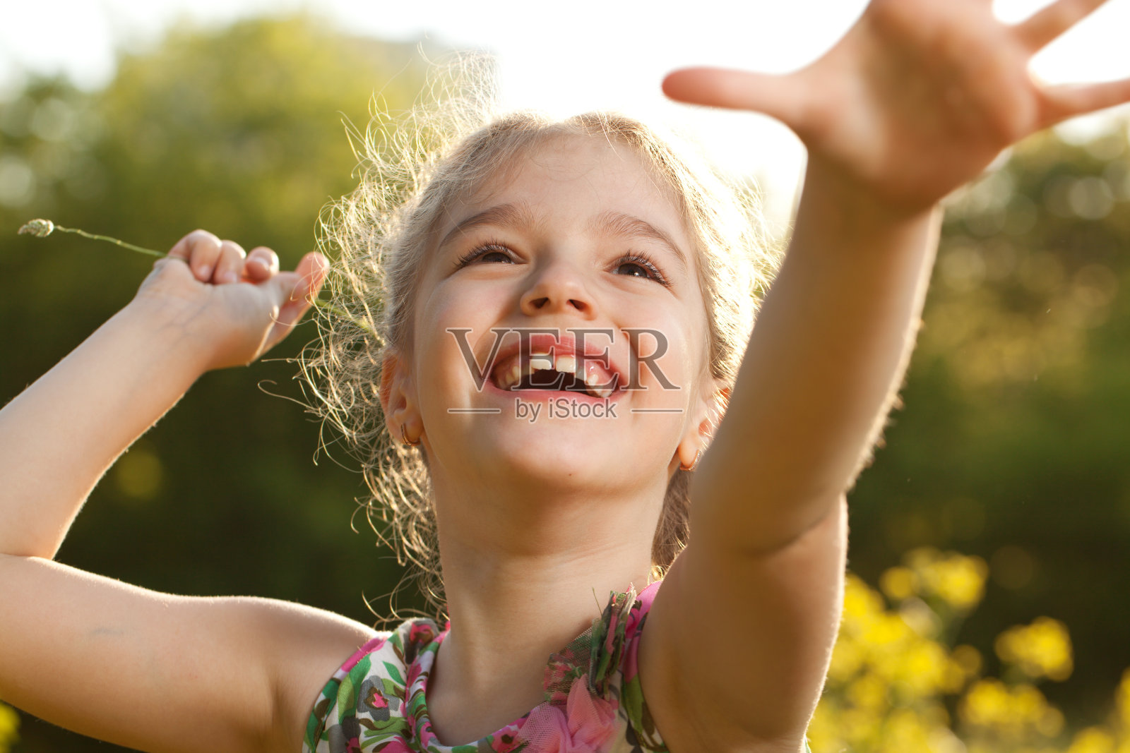 迷人的女孩照片摄影图片