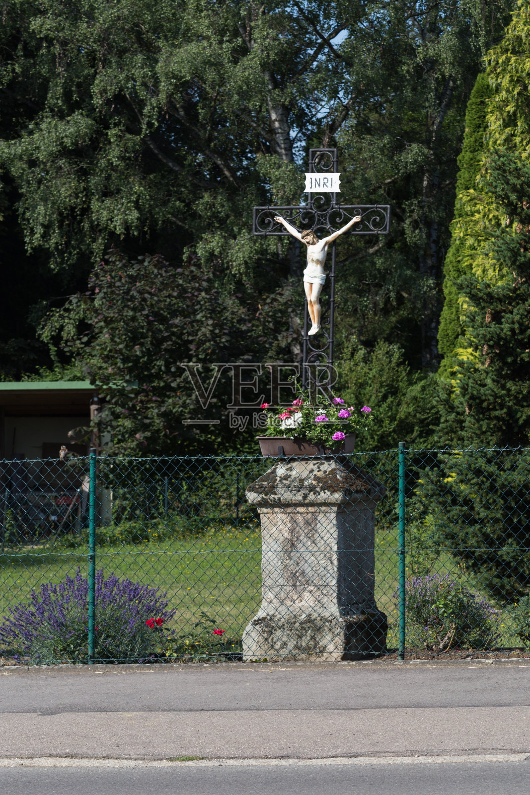 德国南部乡村夏日耶稣受难像照片摄影图片