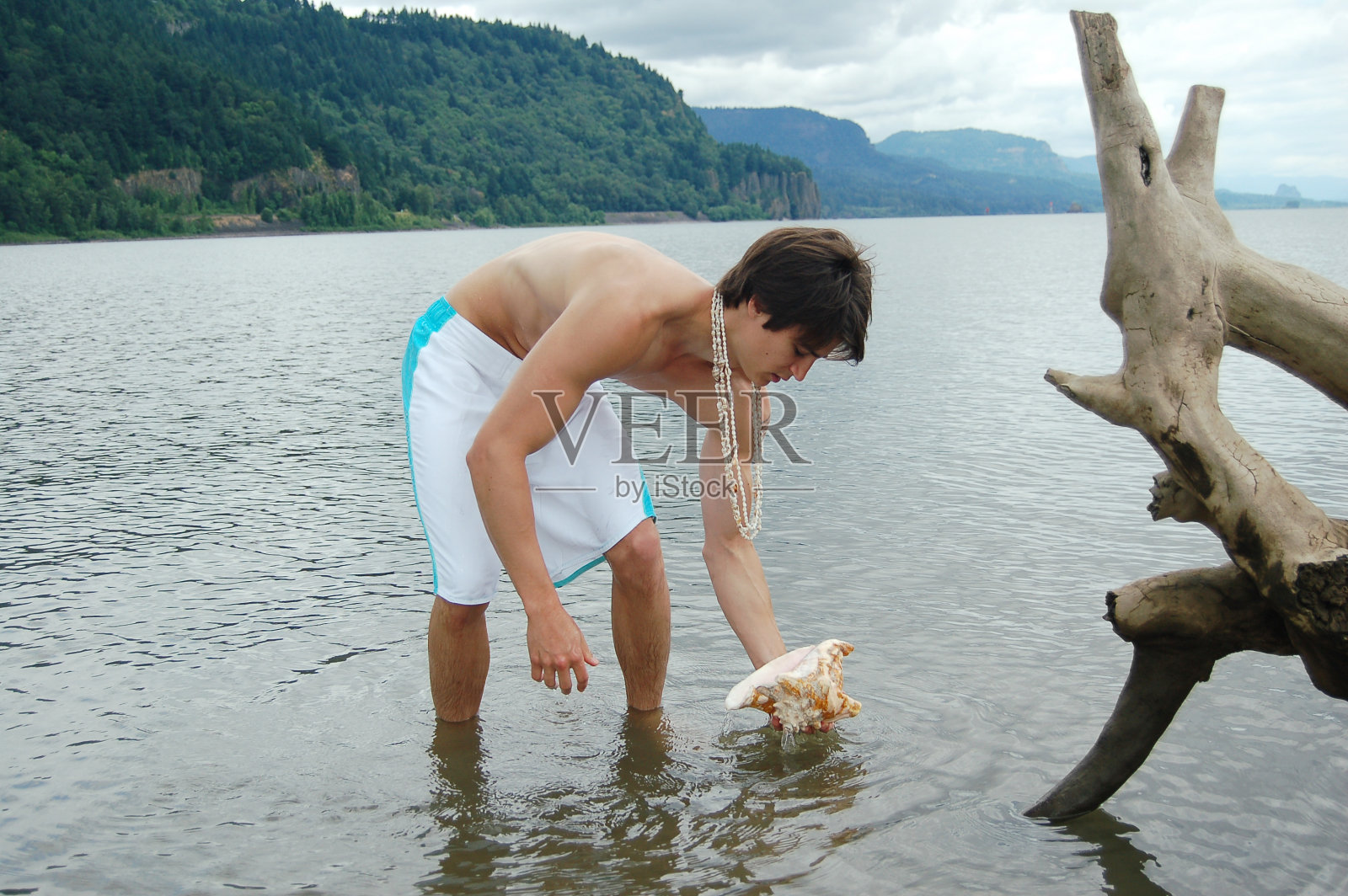 水填满照片摄影图片