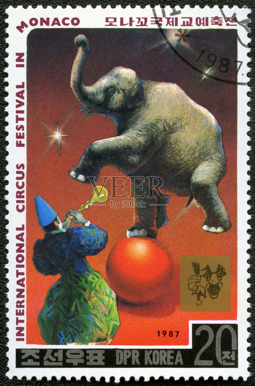 1987年，摩纳哥国际马戏团表演小丑插画图片素材