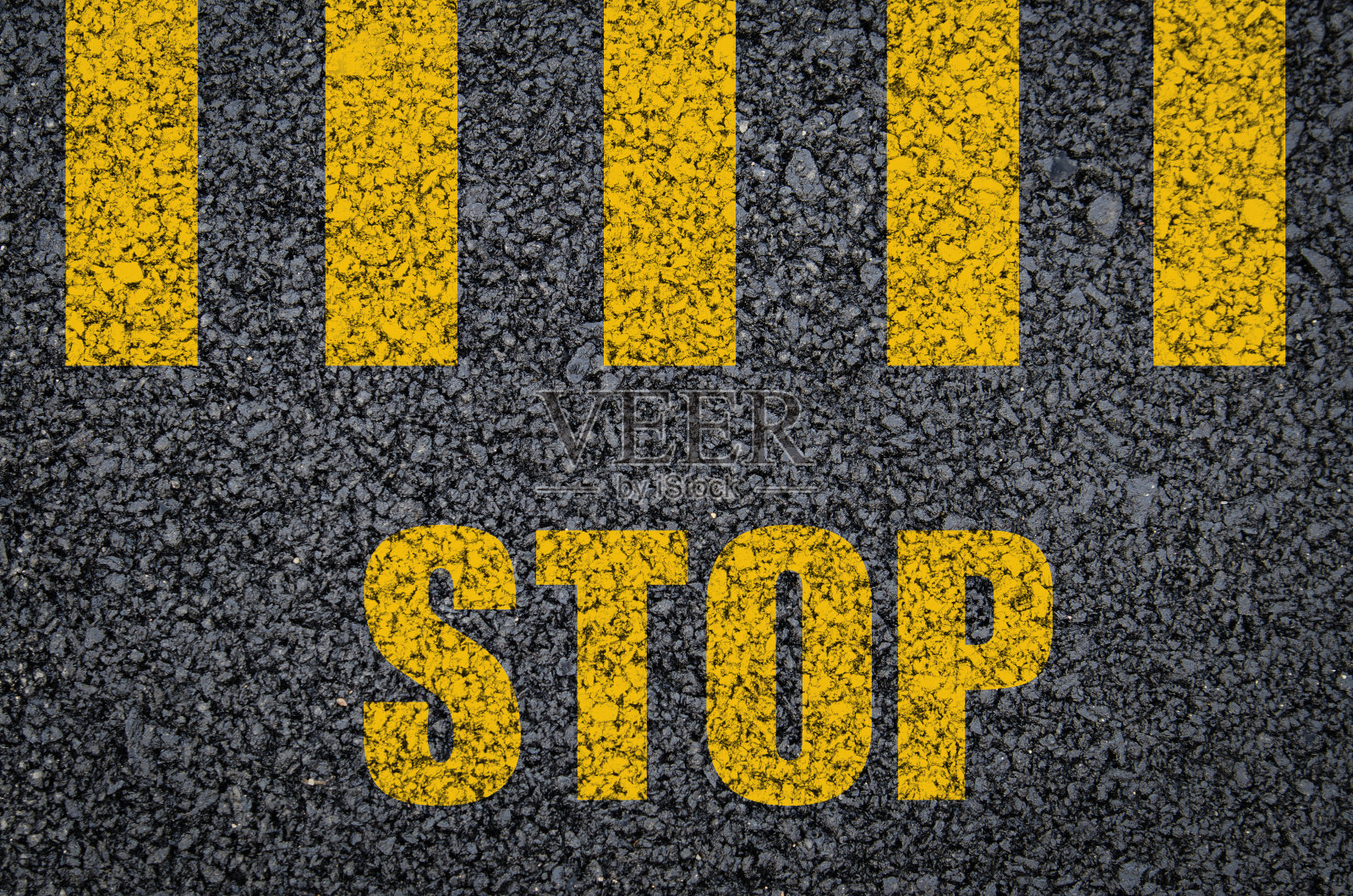 行人过马路标志及停车标志照片摄影图片