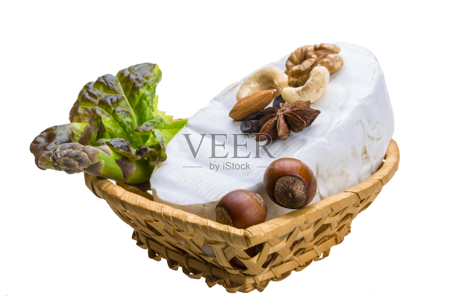 新鲜柔软的布里干酪照片摄影图片