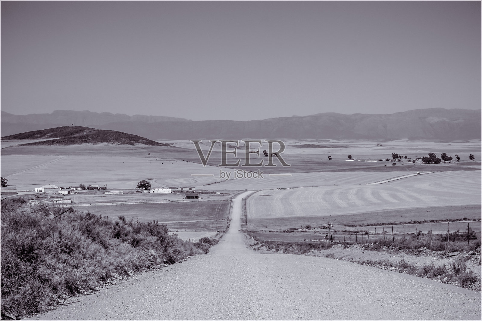 农田上的砾石/土路照片摄影图片