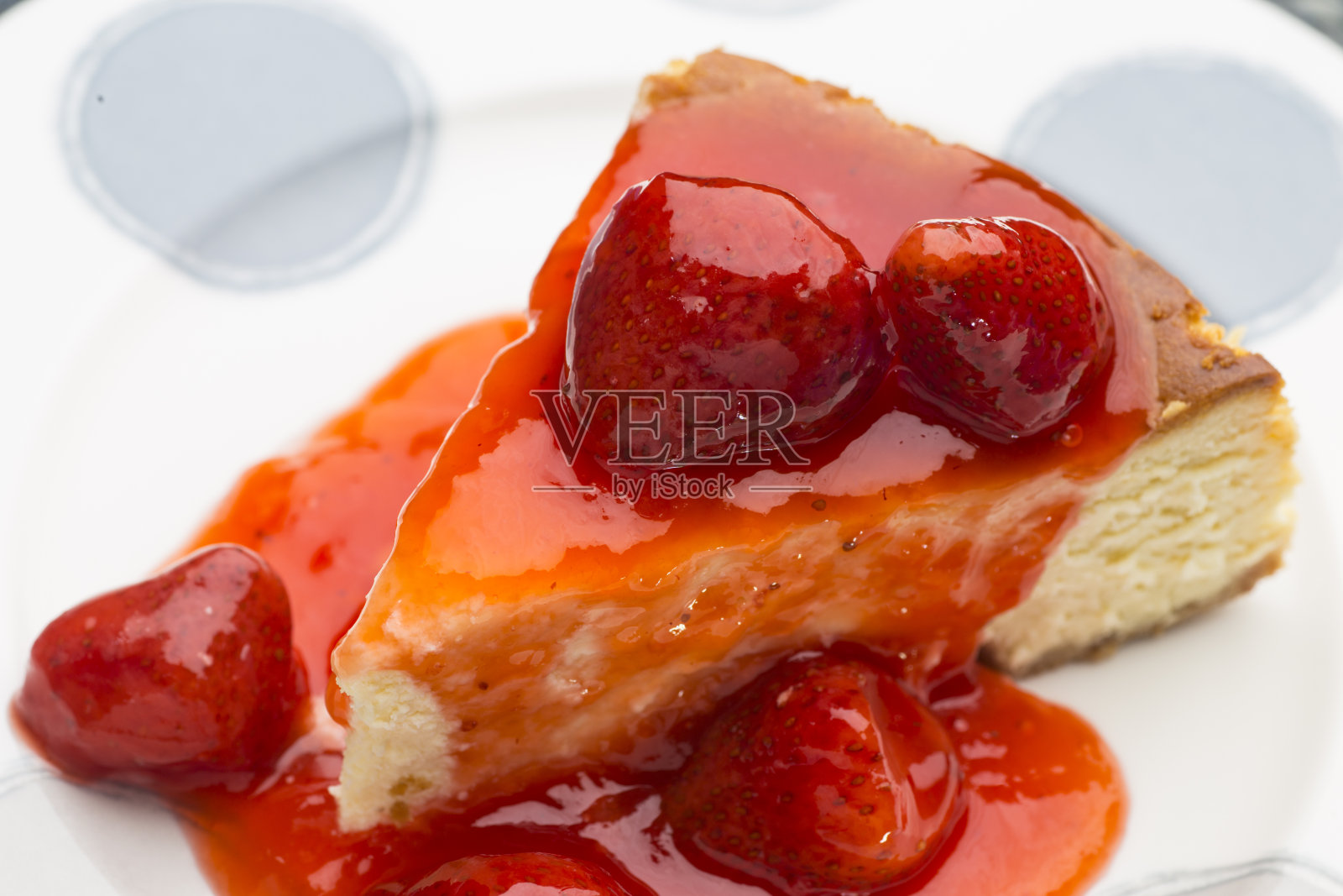 草莓芝士蛋糕照片摄影图片