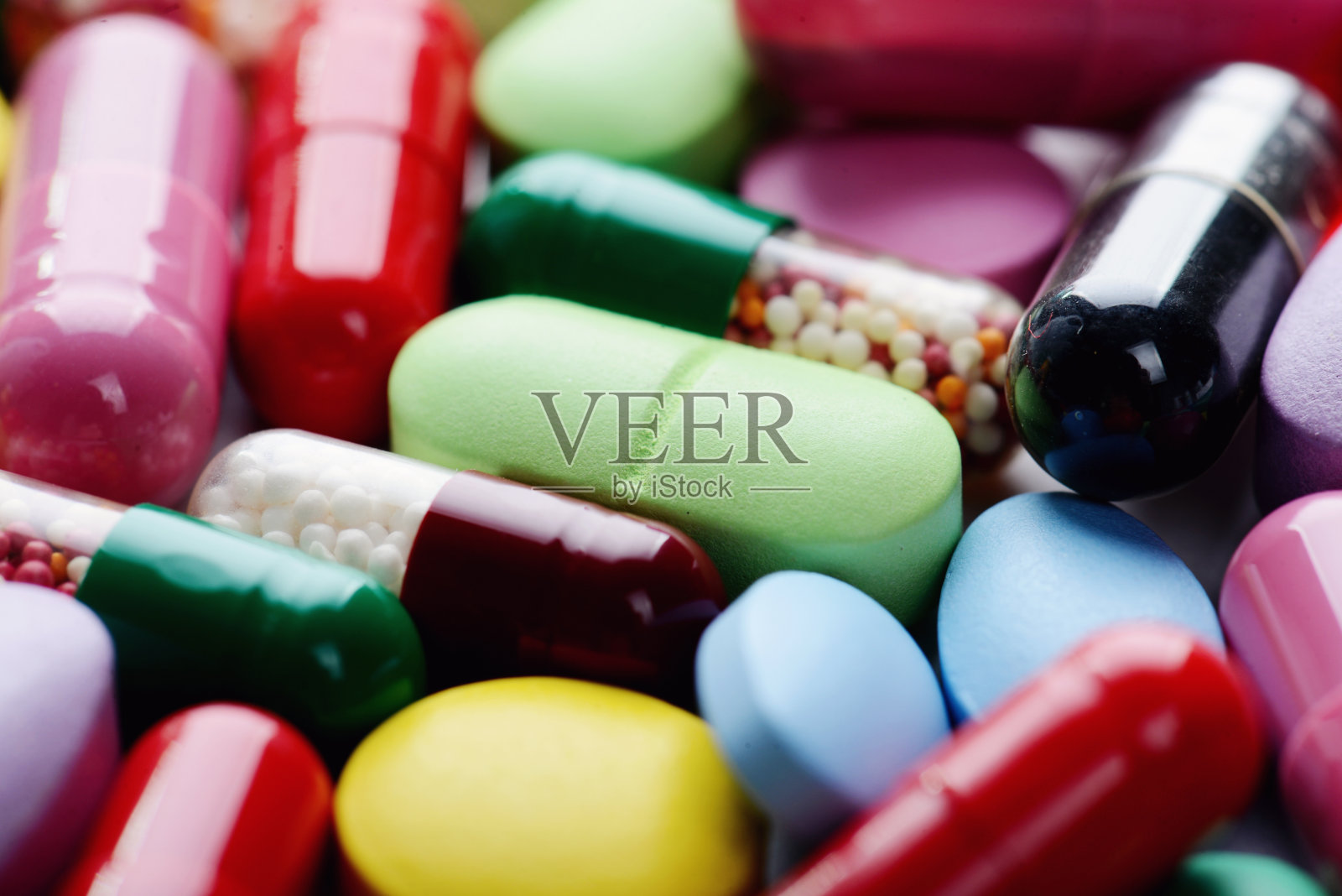 药丸孤立在白色背景照片摄影图片