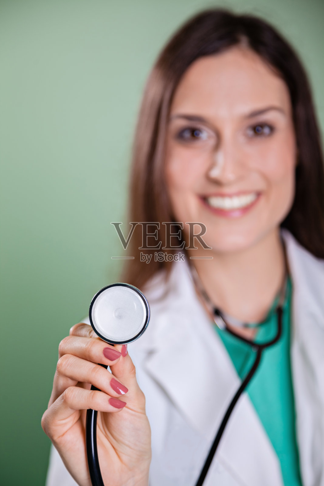 带听诊器的女医生照片摄影图片