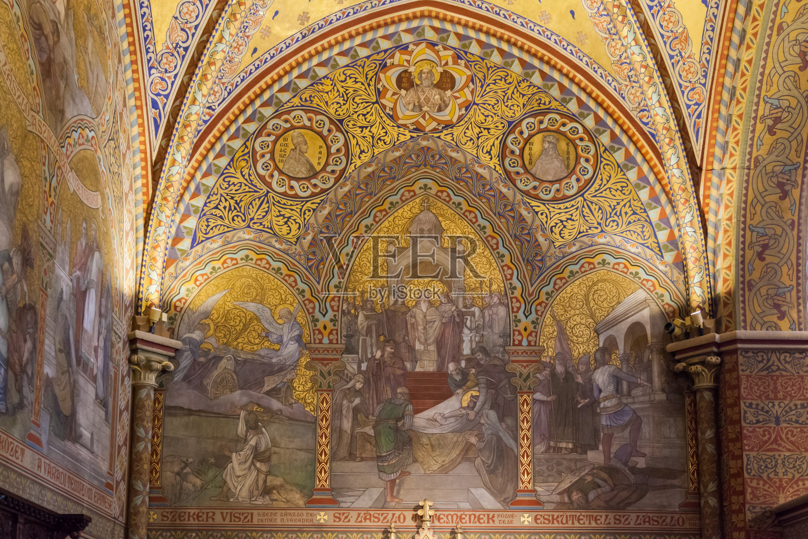 布达佩斯匈牙利马蒂亚斯教堂照片摄影图片