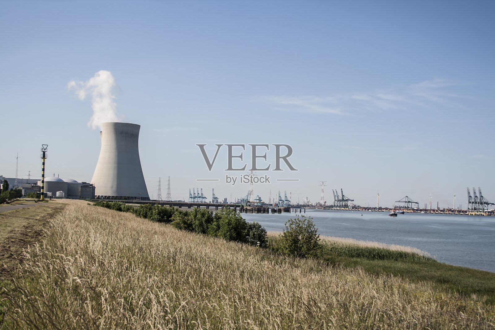 安弗斯港的发电厂照片摄影图片