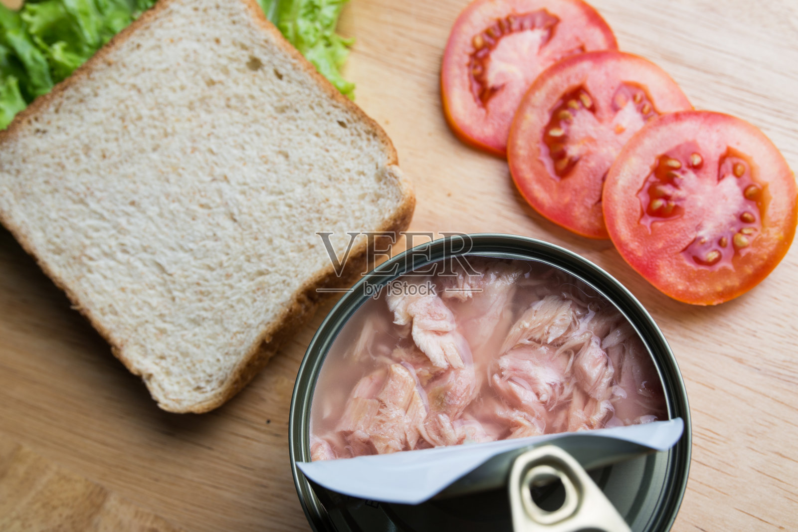 金枪鱼三明治照片摄影图片