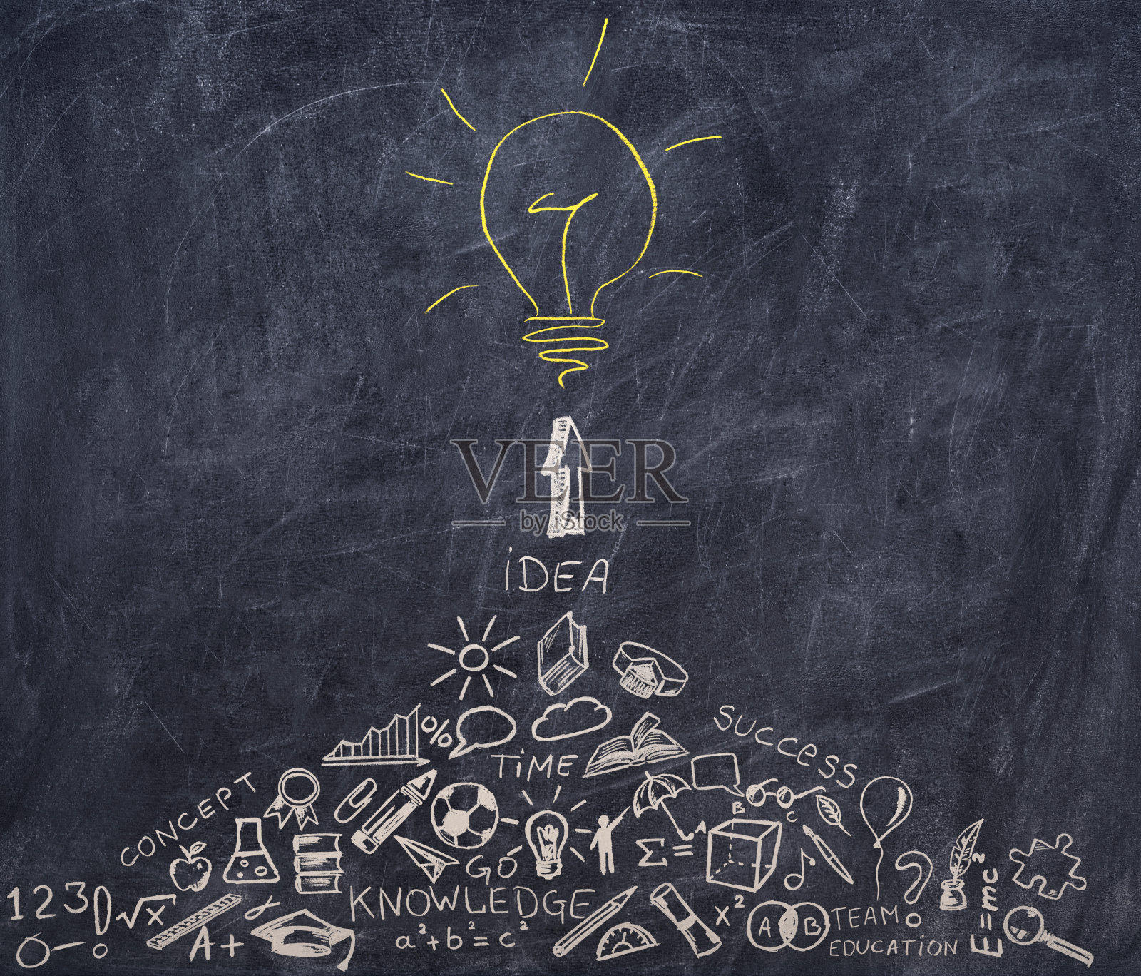 粉笔在黑色黑板上画画照片摄影图片