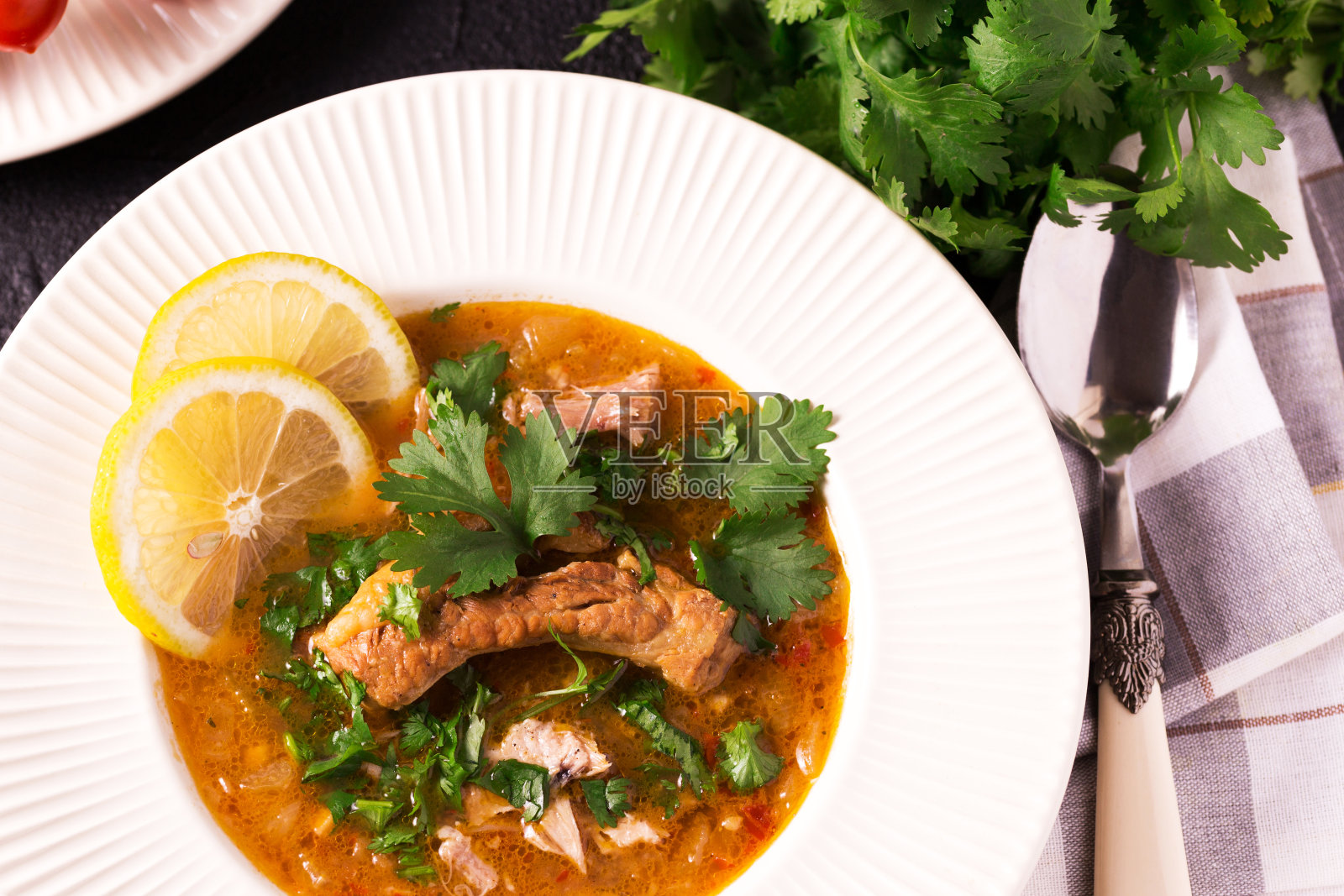 犹太婚礼和节日也门牛肉汤马拉克·天马尼照片摄影图片