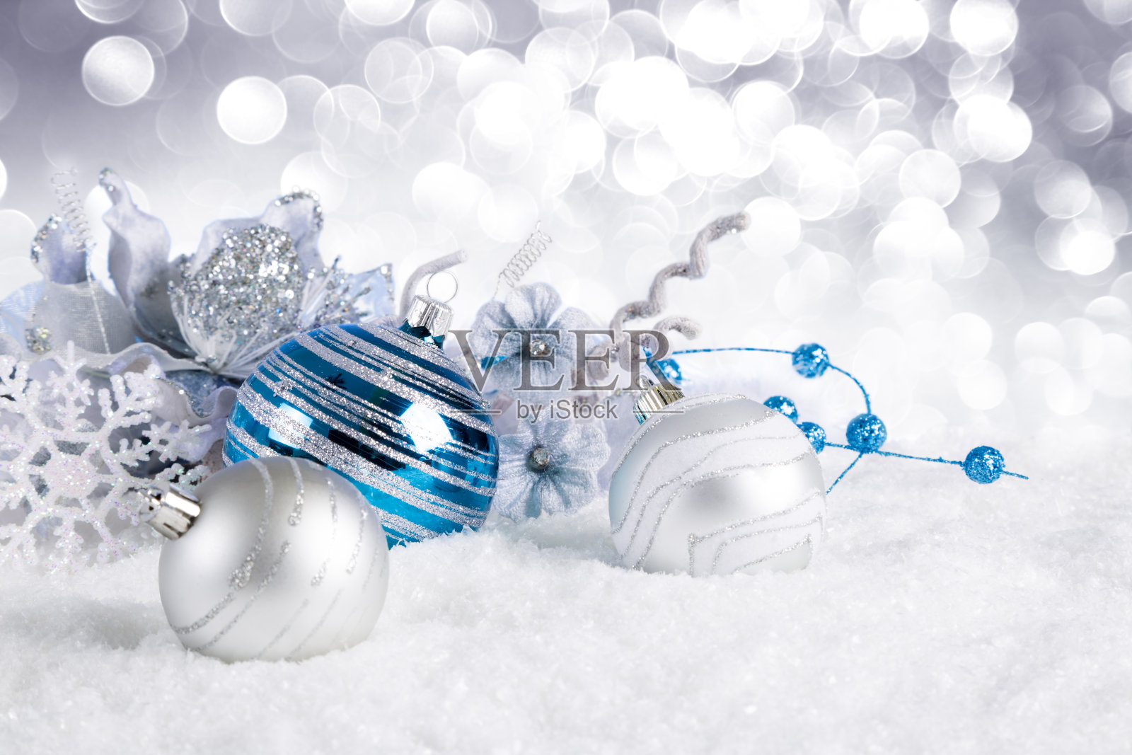 蓝色的圣诞球照片摄影图片