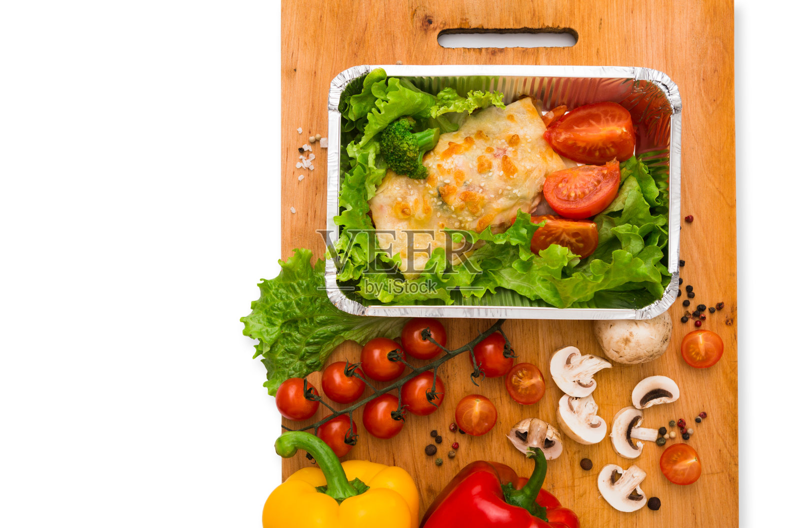 新鲜蔬菜在白色背景与复制空间照片摄影图片