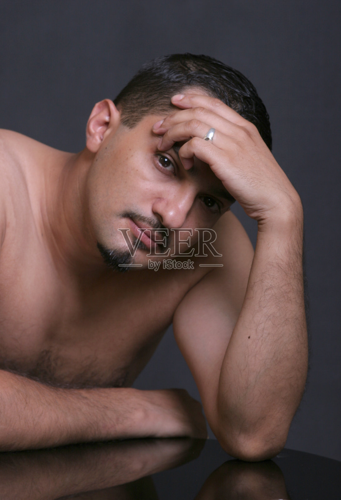 年轻人照片摄影图片