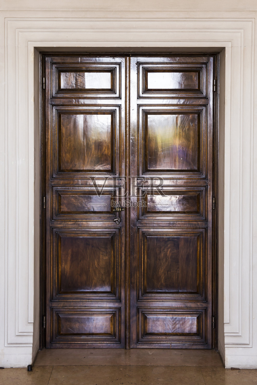 旧的棕色木屋门照片摄影图片