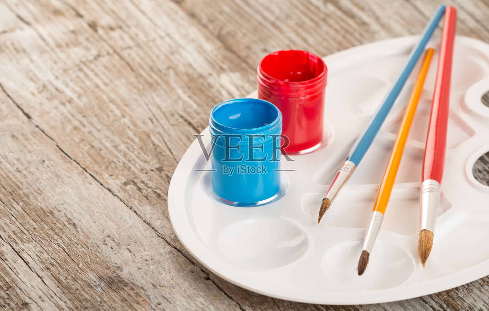 木制背景特殊绘画工具，学校教育工具照片摄影图片