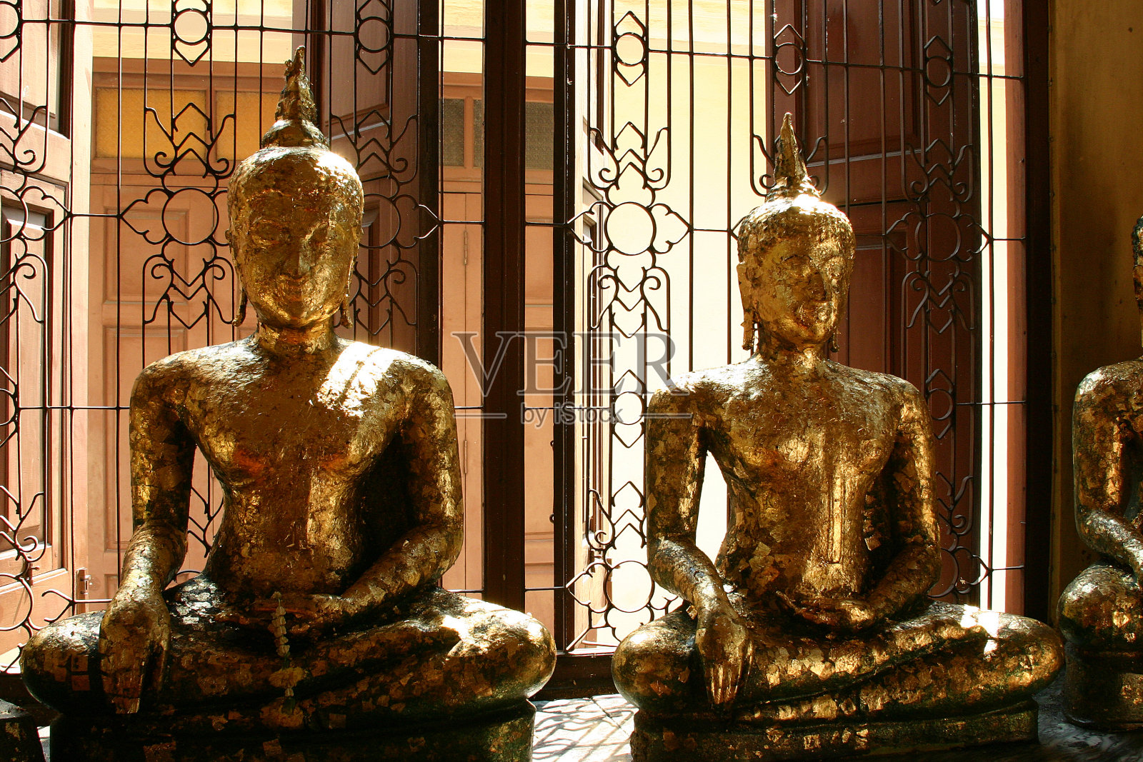 坐佛照片摄影图片