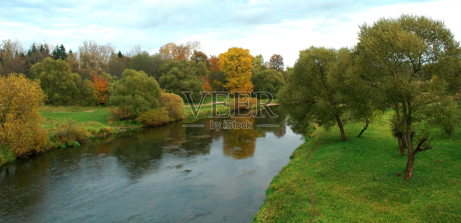 十月的调色板。照片摄影图片