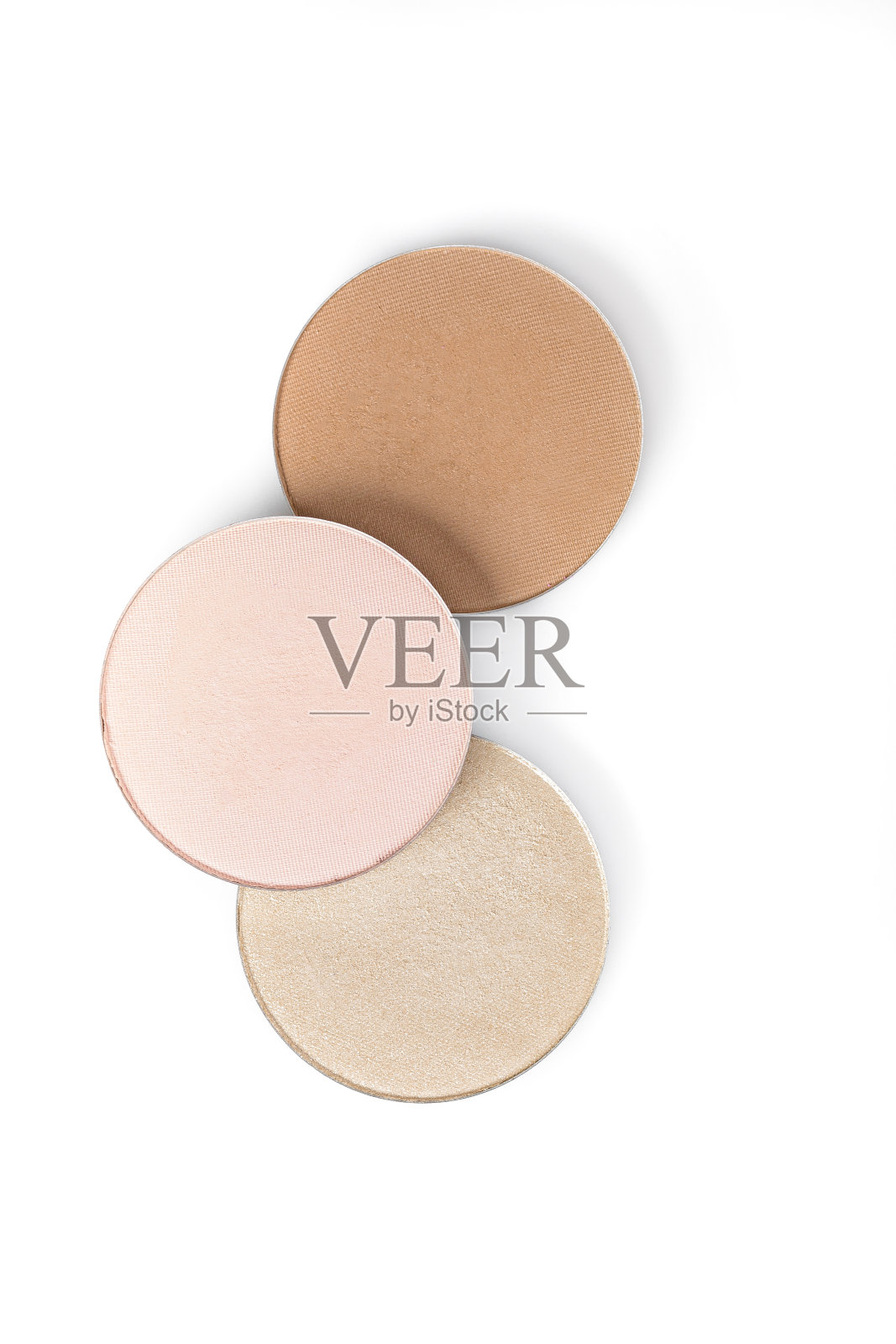 白色背景上孤立的米色和粉色眼影或腮红照片摄影图片