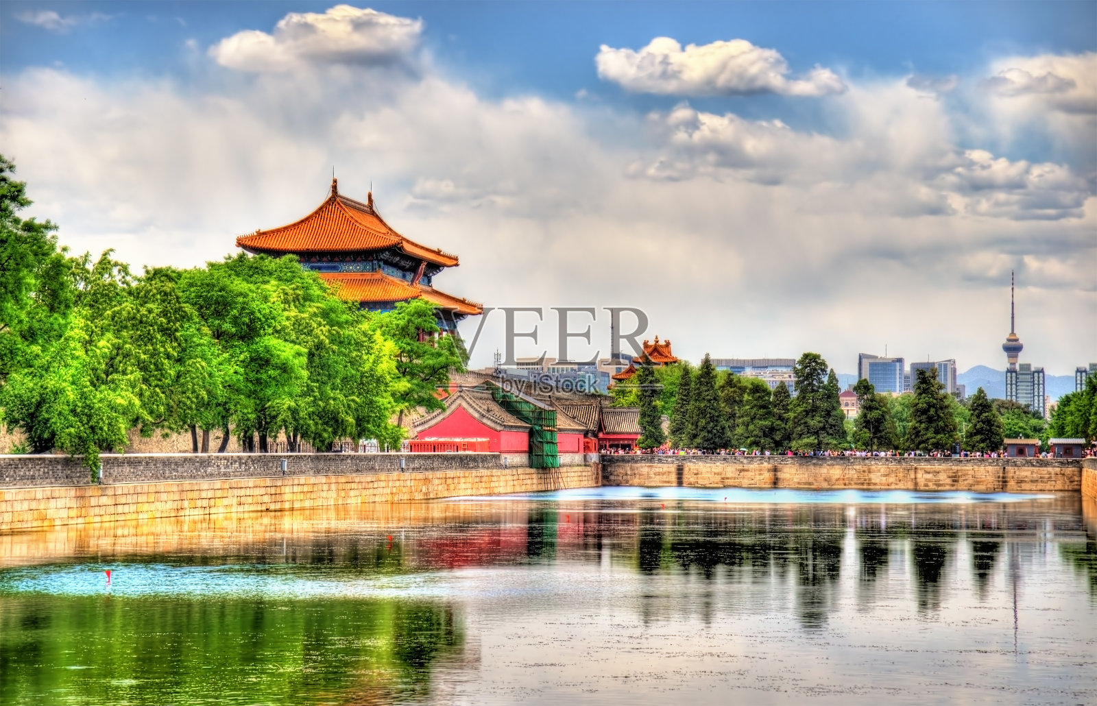 北京紫禁城周围的护城河照片摄影图片