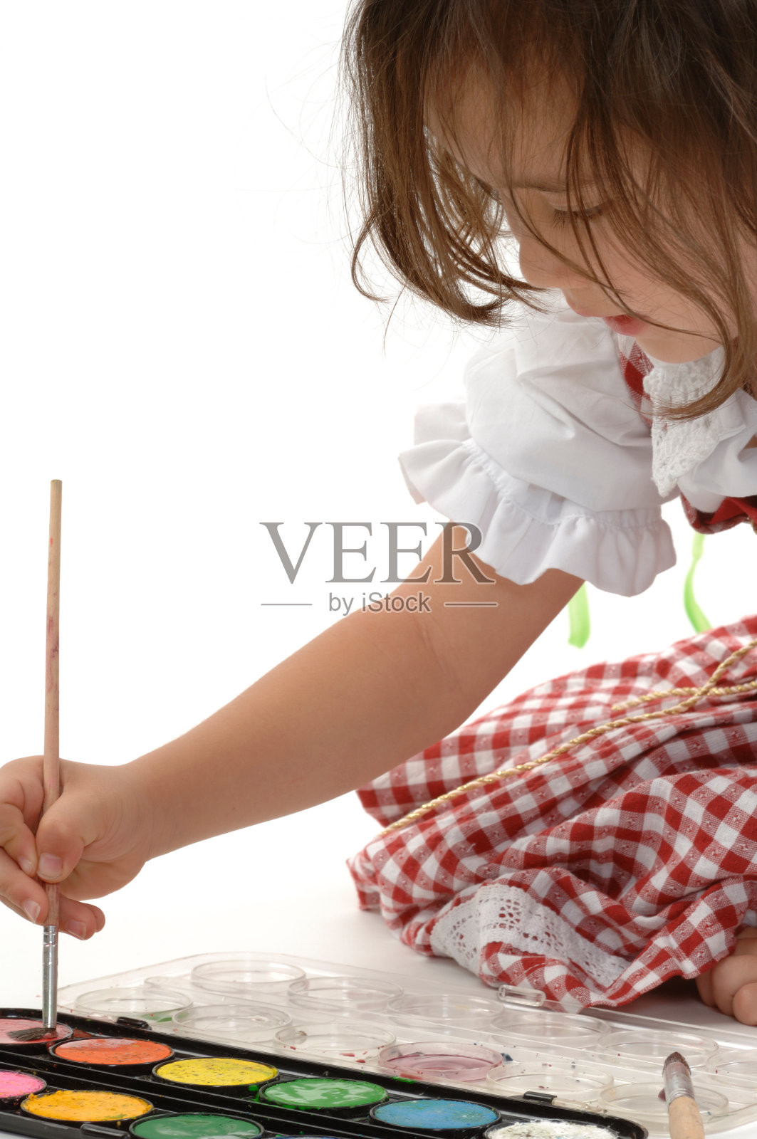 年轻的艺术家-小女孩照片摄影图片