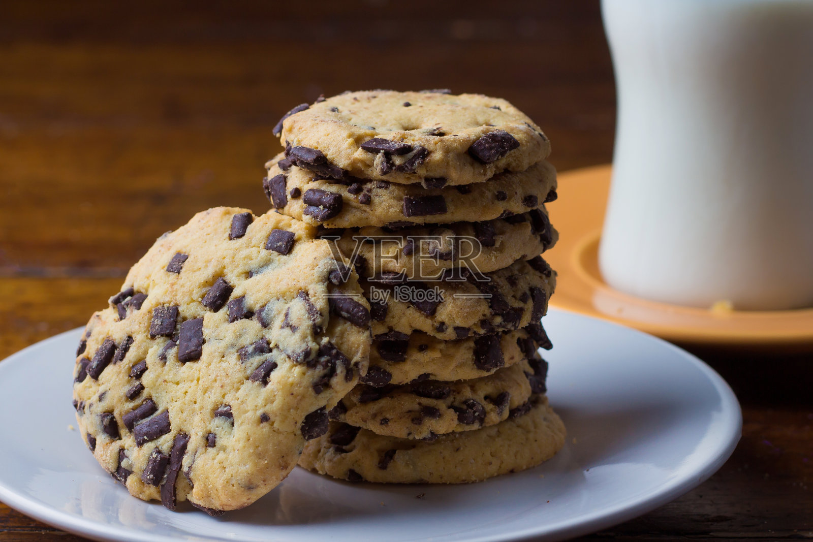 饼干和牛奶照片摄影图片