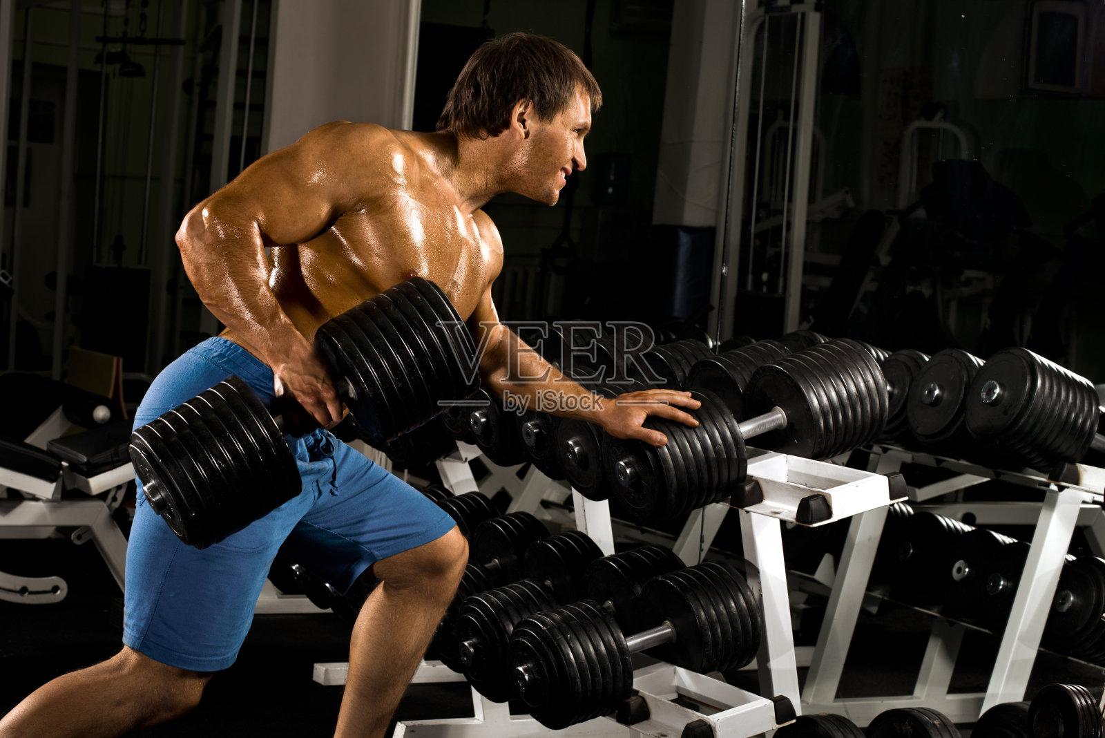 健美运动员照片摄影图片