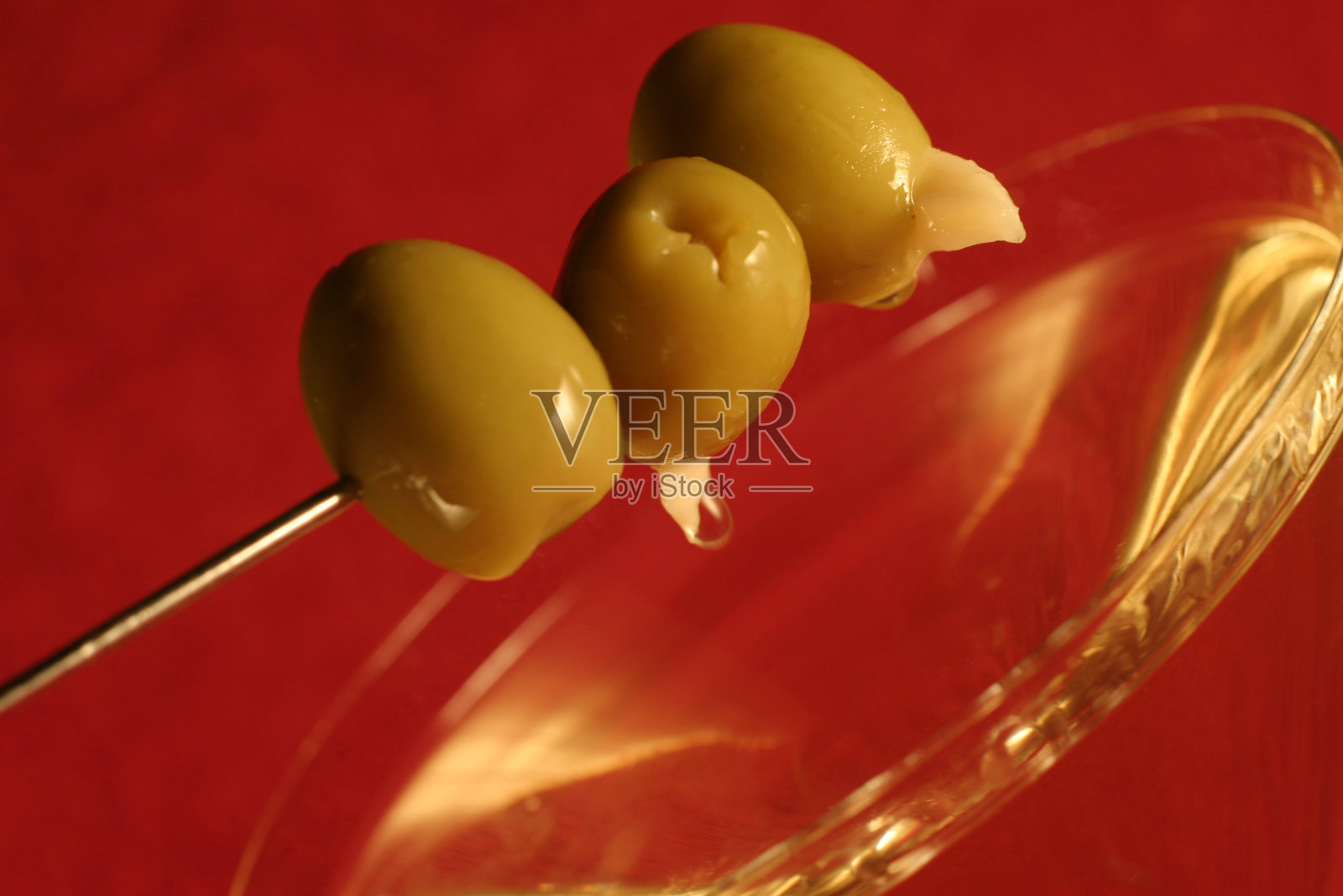 橄榄和马提尼照片摄影图片