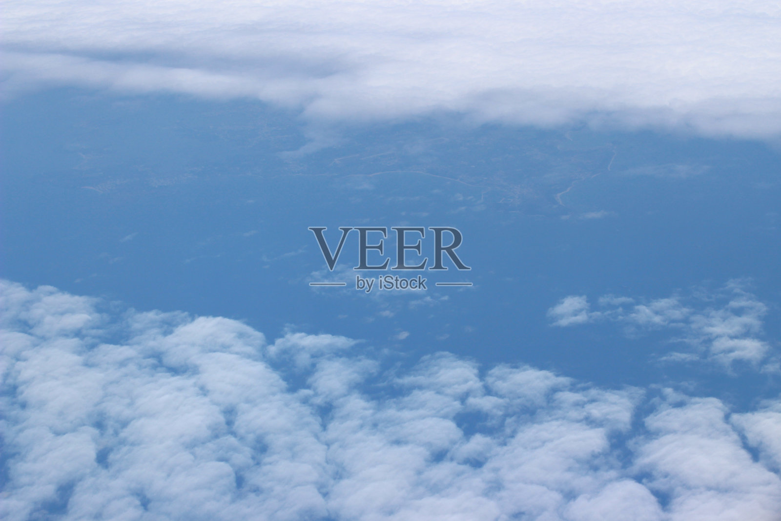 夏天的蓝天和白云。照片摄影图片