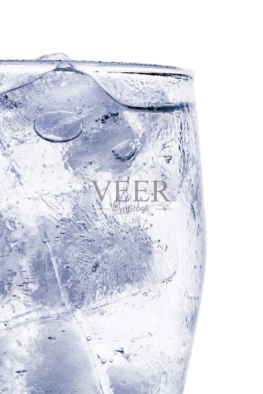 玻璃杯中的冰块照片摄影图片