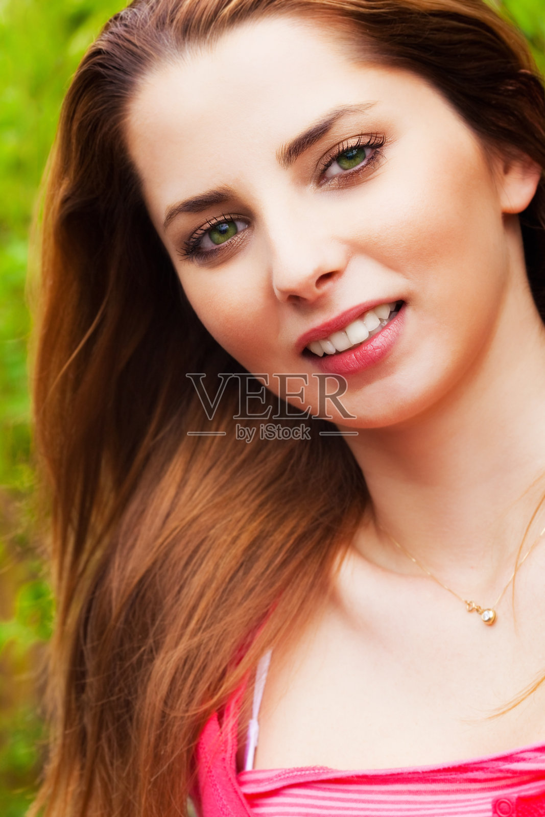 快乐快乐开朗年轻性感的女人照片摄影图片