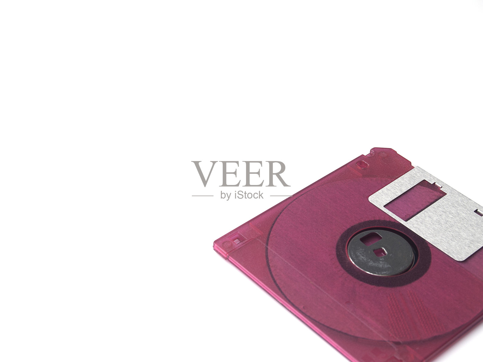 紫红色软盘或软盘孤立在白色背景上照片摄影图片