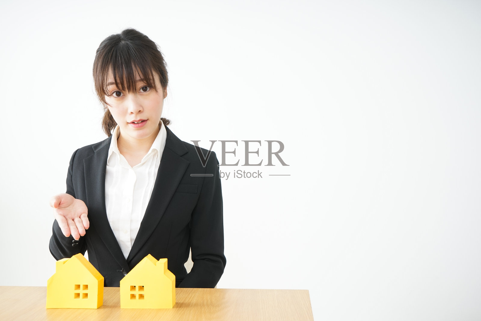 房子和女人的模型照片摄影图片