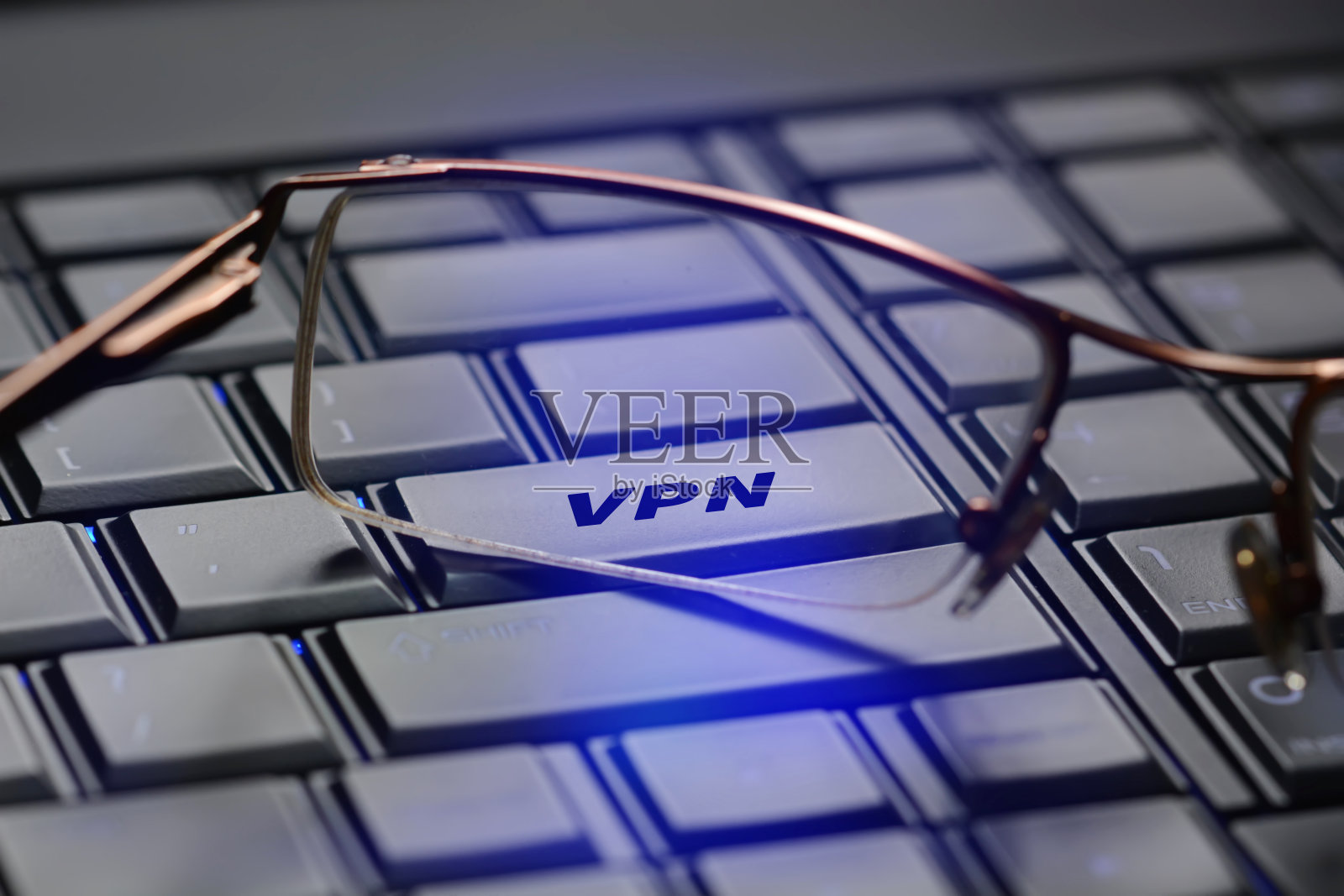 VPN -虚拟专用网络上的笔记本电脑键盘背景照片摄影图片