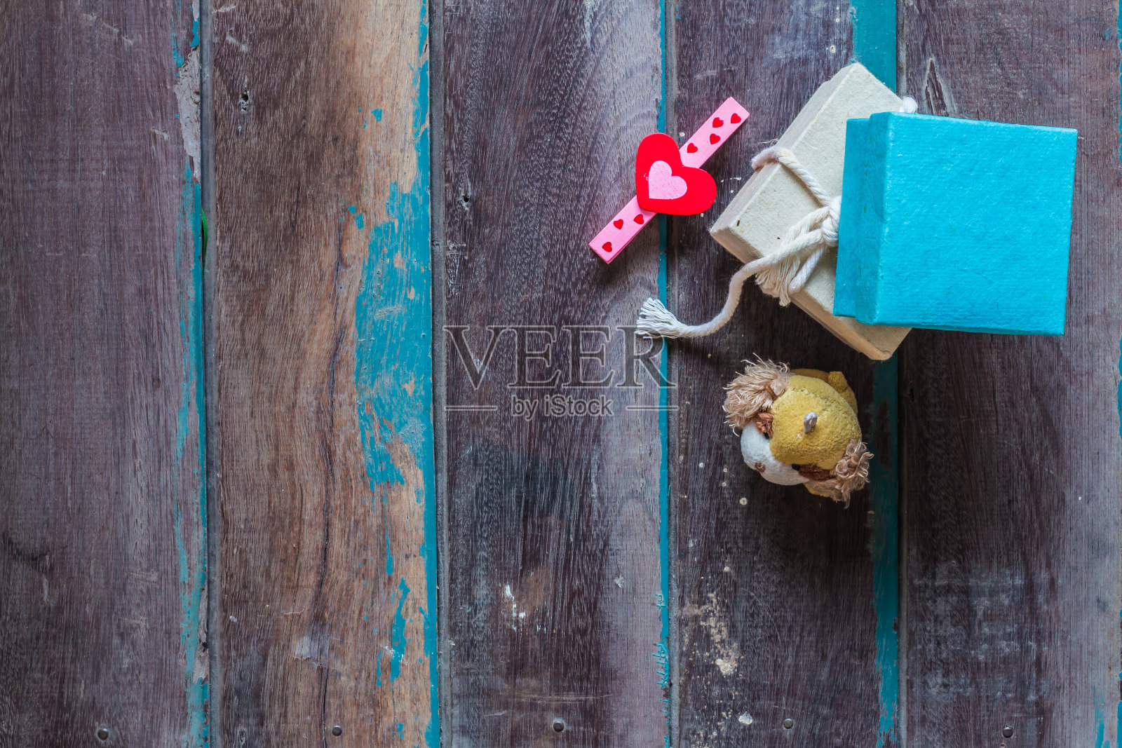 礼物送给情人照片摄影图片