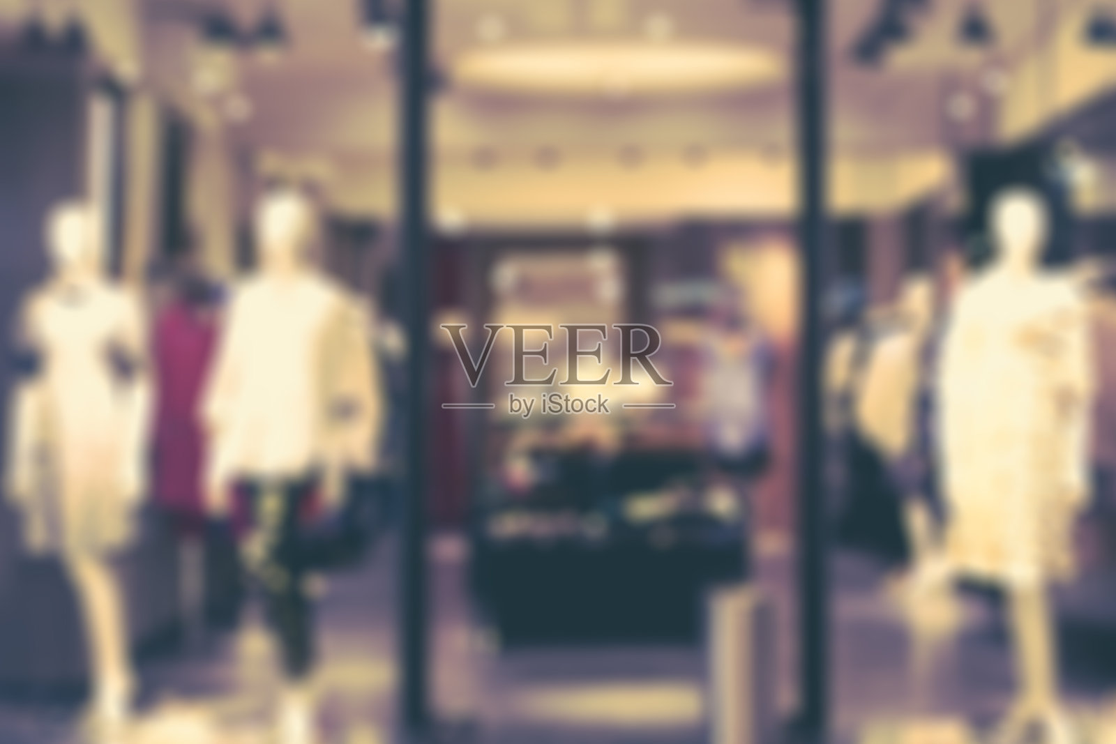 时装模特的精品展示橱窗照片摄影图片