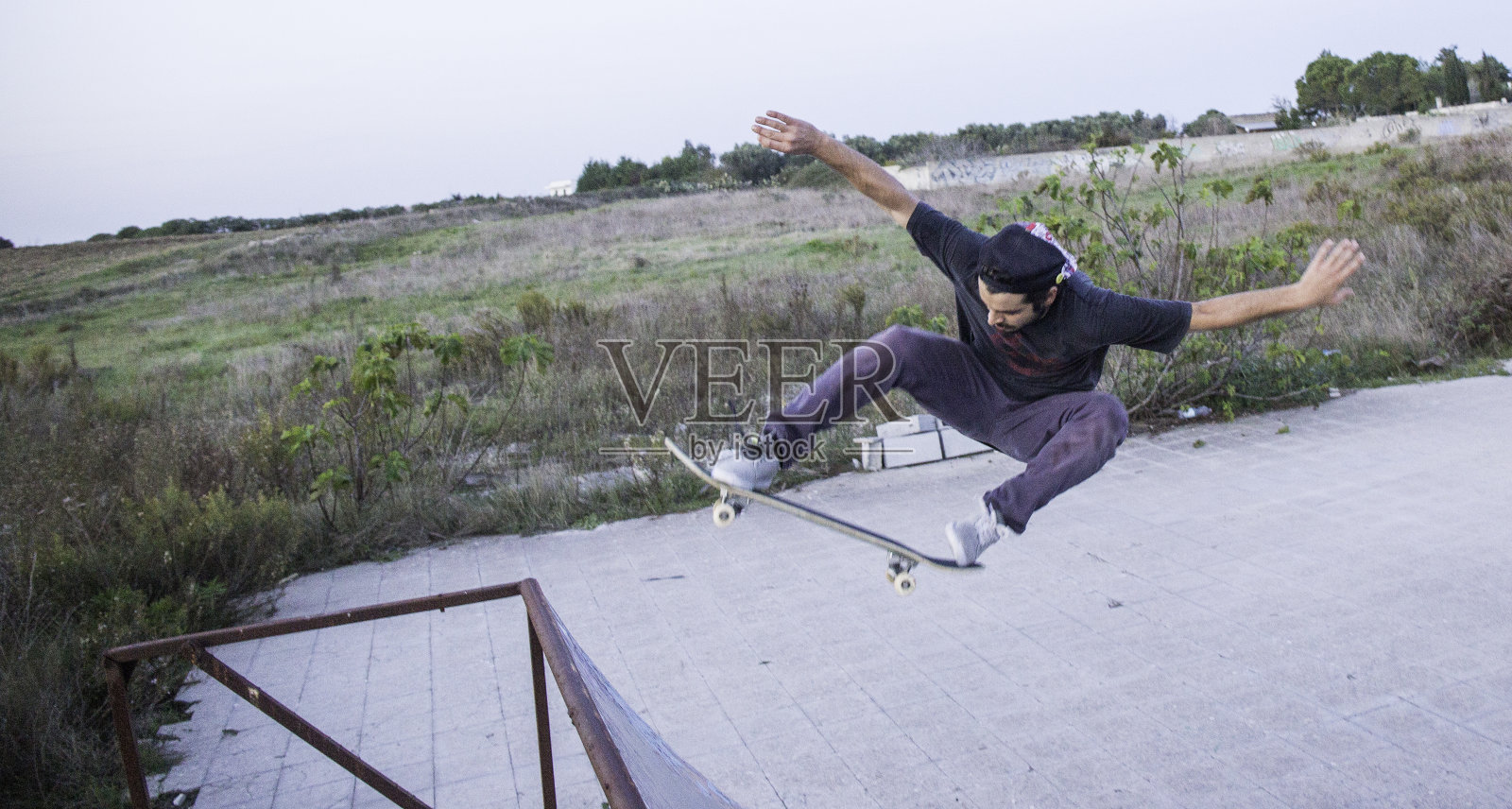 溜冰技巧:奥利照片摄影图片