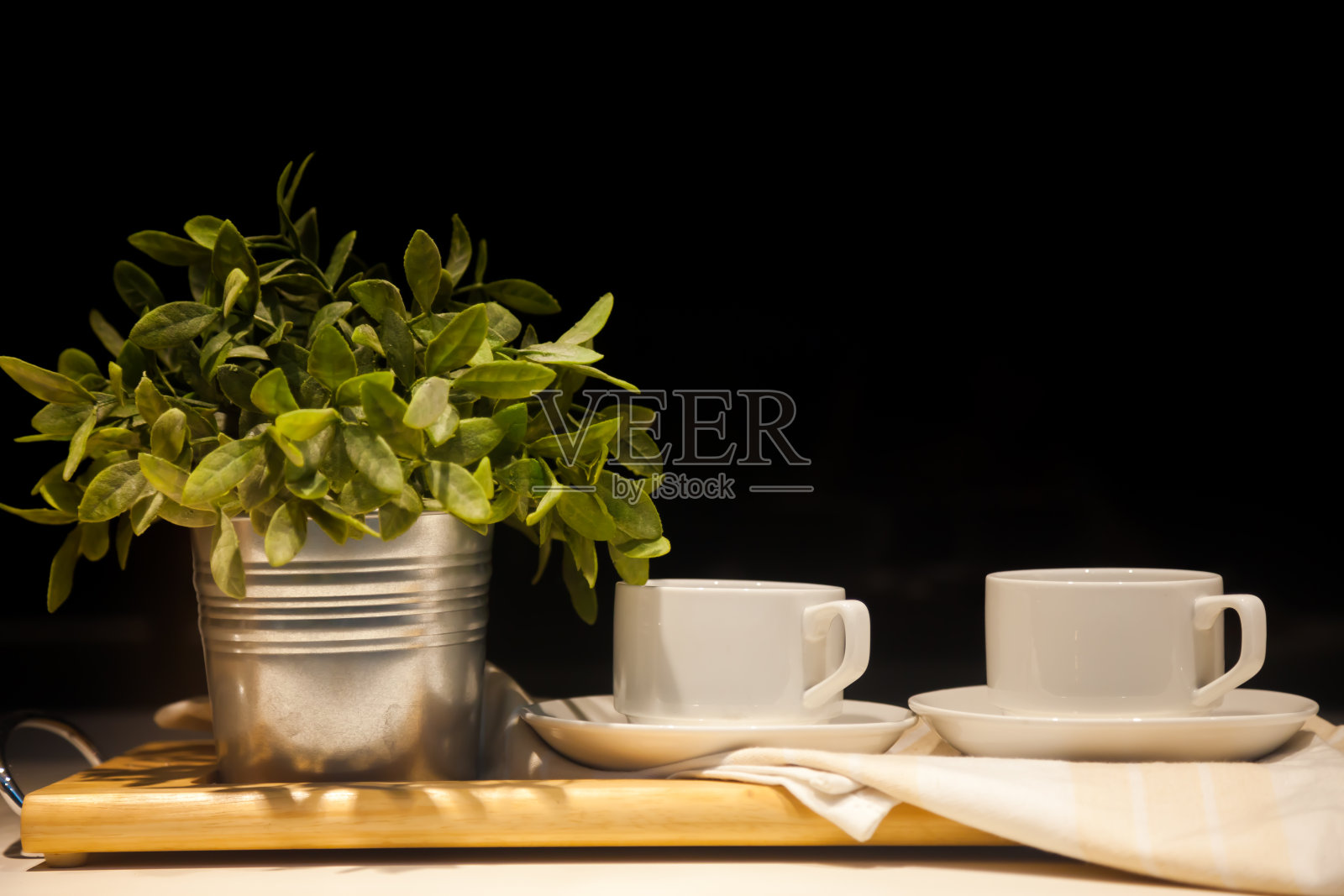 白咖啡杯和树壶照片摄影图片