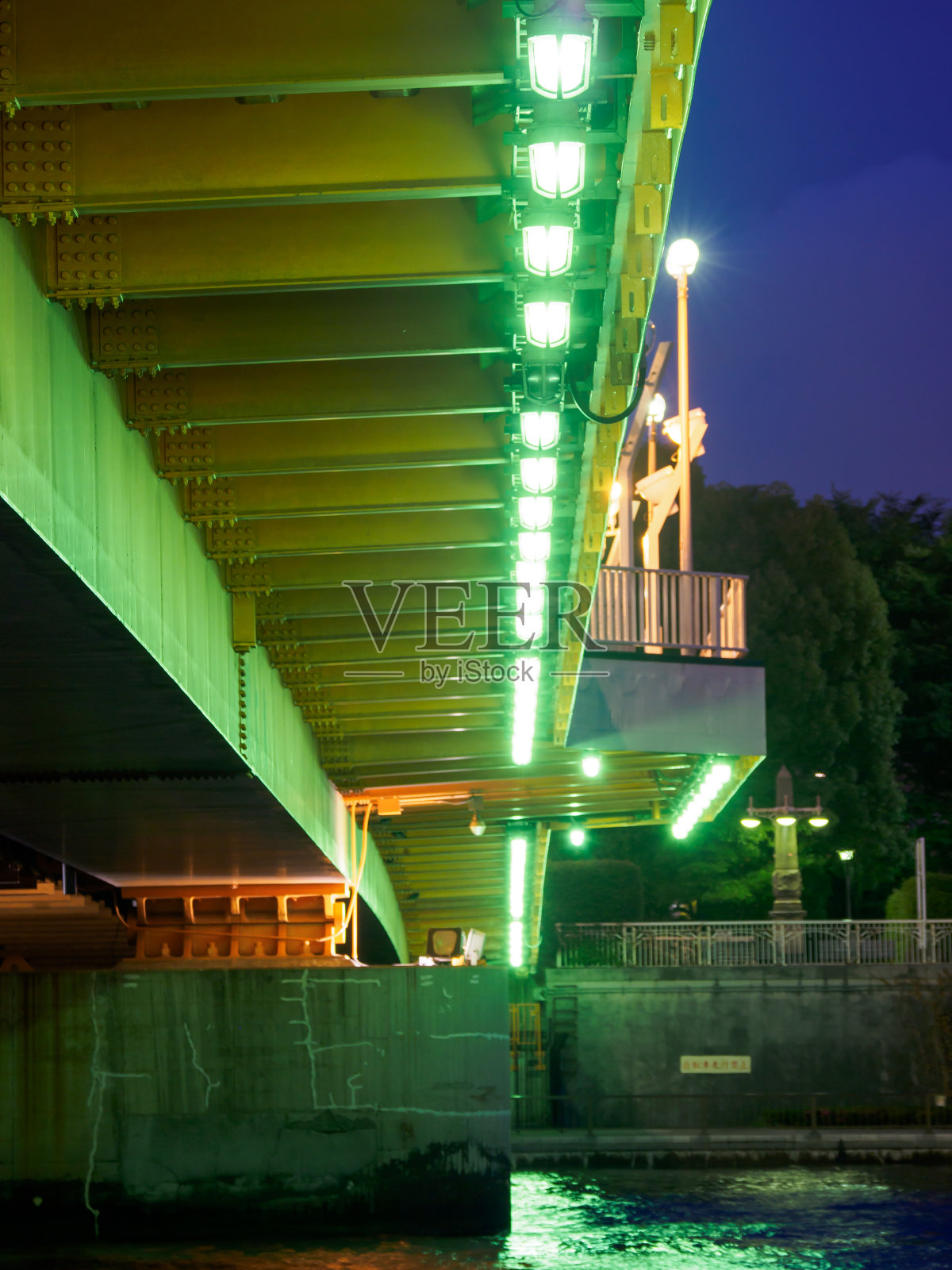 日本桥的夜景照片摄影图片