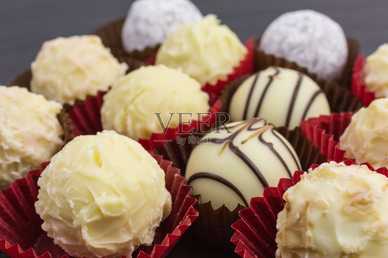 混合巧克力松露照片摄影图片