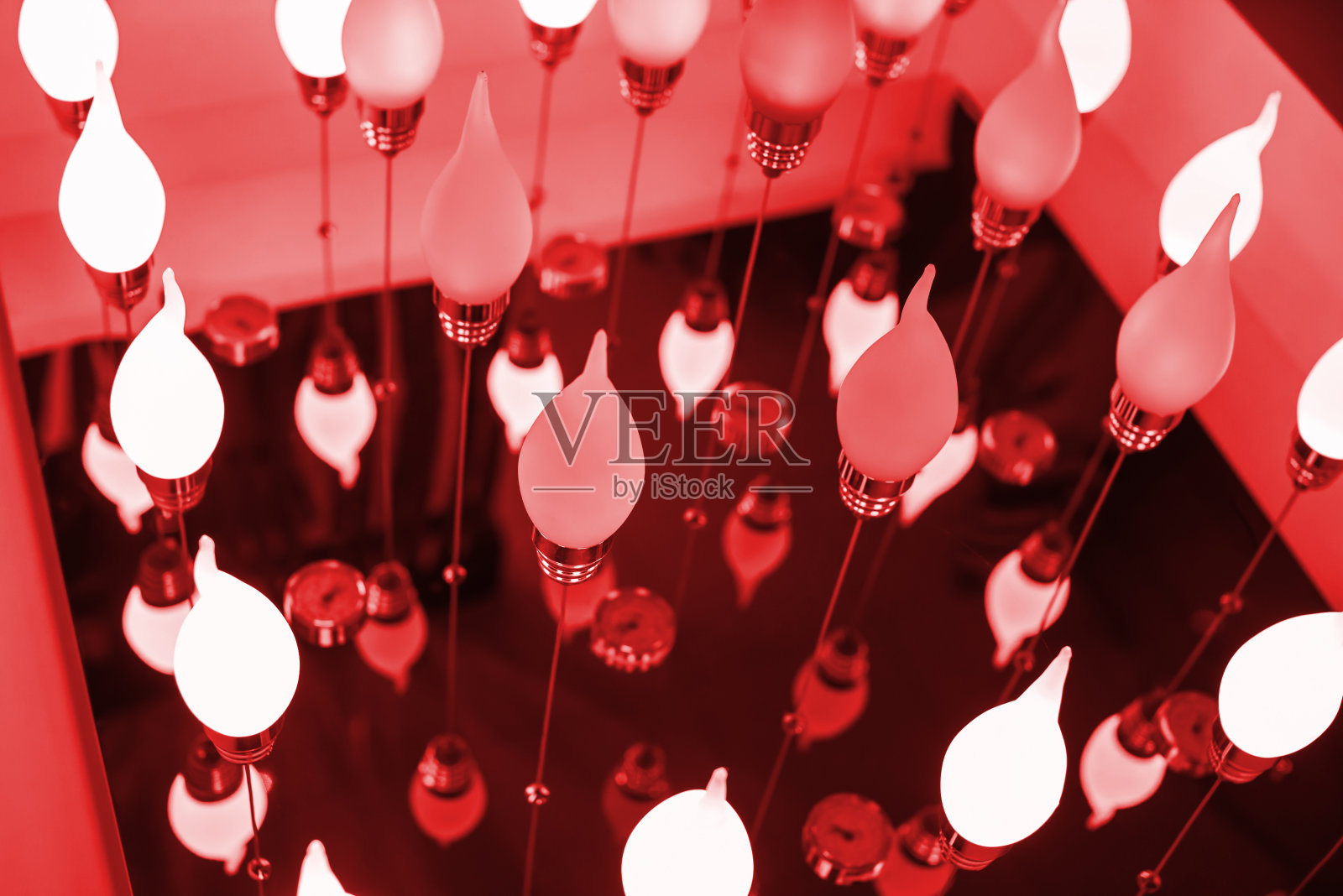 餐厅灯光柔和照片摄影图片