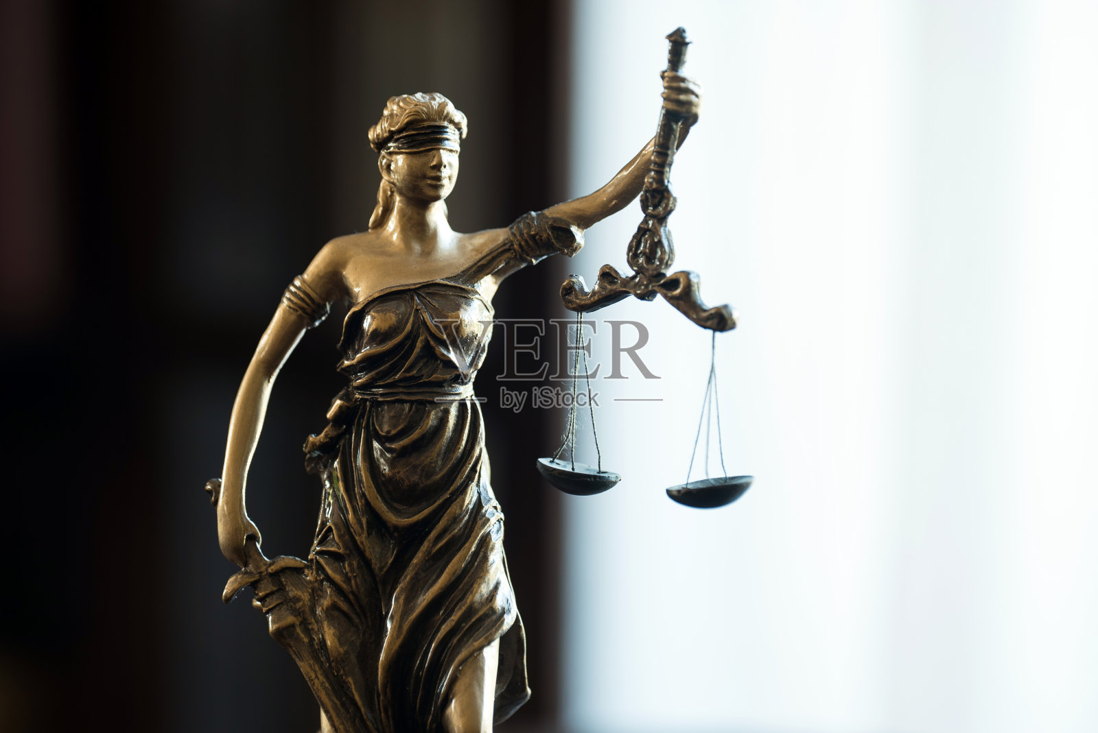 法律概念：正义女神忒弥斯照片摄影图片