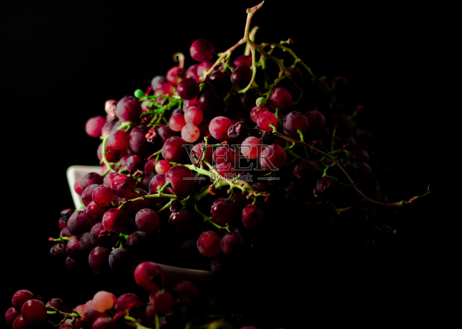 自己的梯田种植葡萄和摩尔多瓦葡萄酒。照片摄影图片