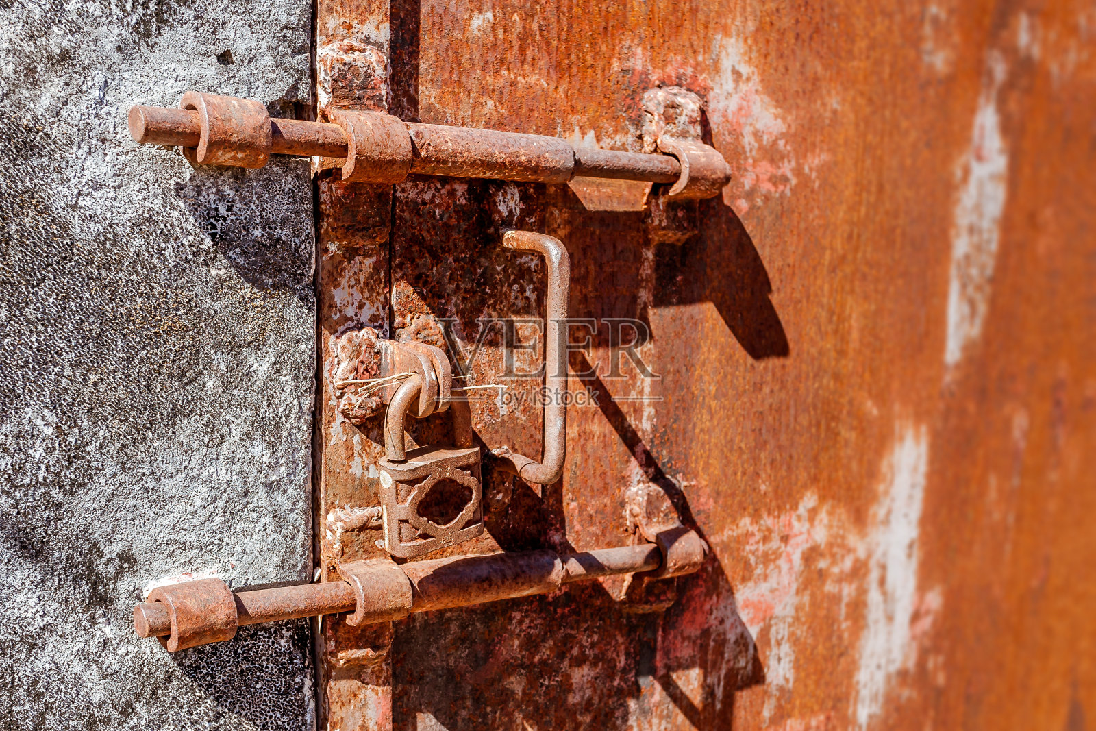 监狱门被锁照片摄影图片