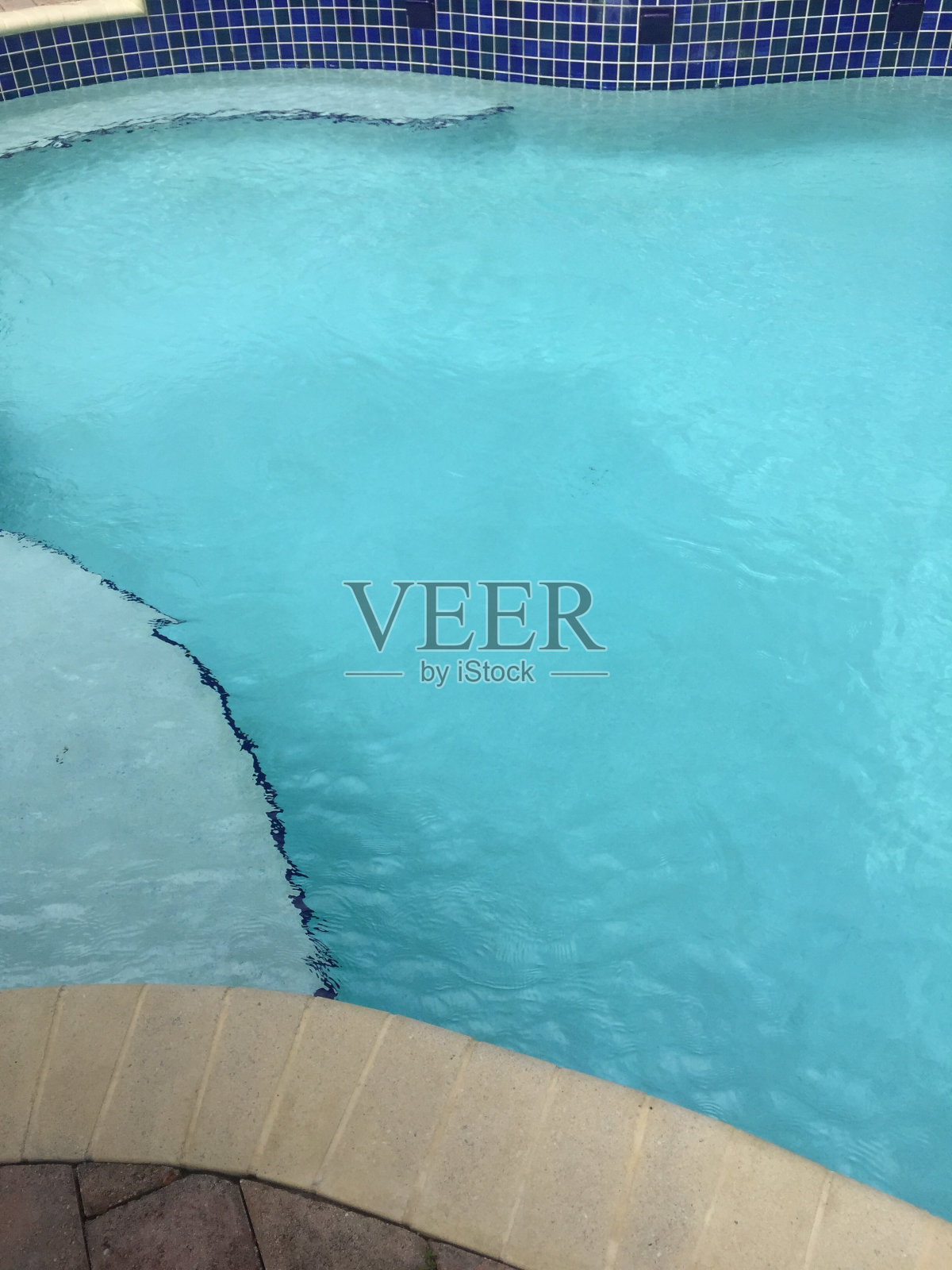 室外游泳池照片摄影图片