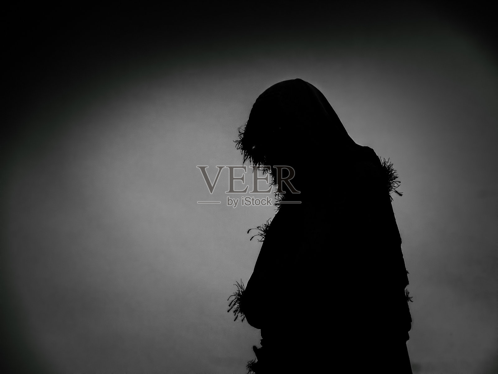 在阿根廷布宜诺斯艾利斯雷克莱塔公墓萦绕的雕像照片摄影图片