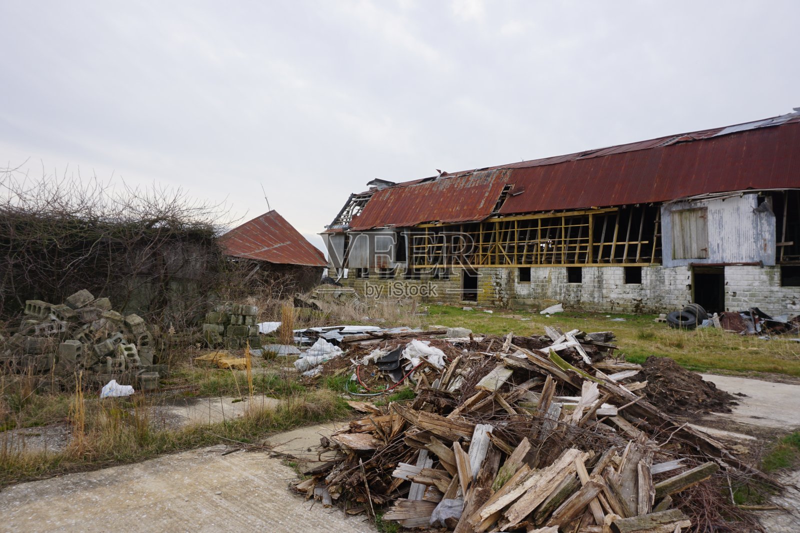废弃和闹鬼的地方照片摄影图片